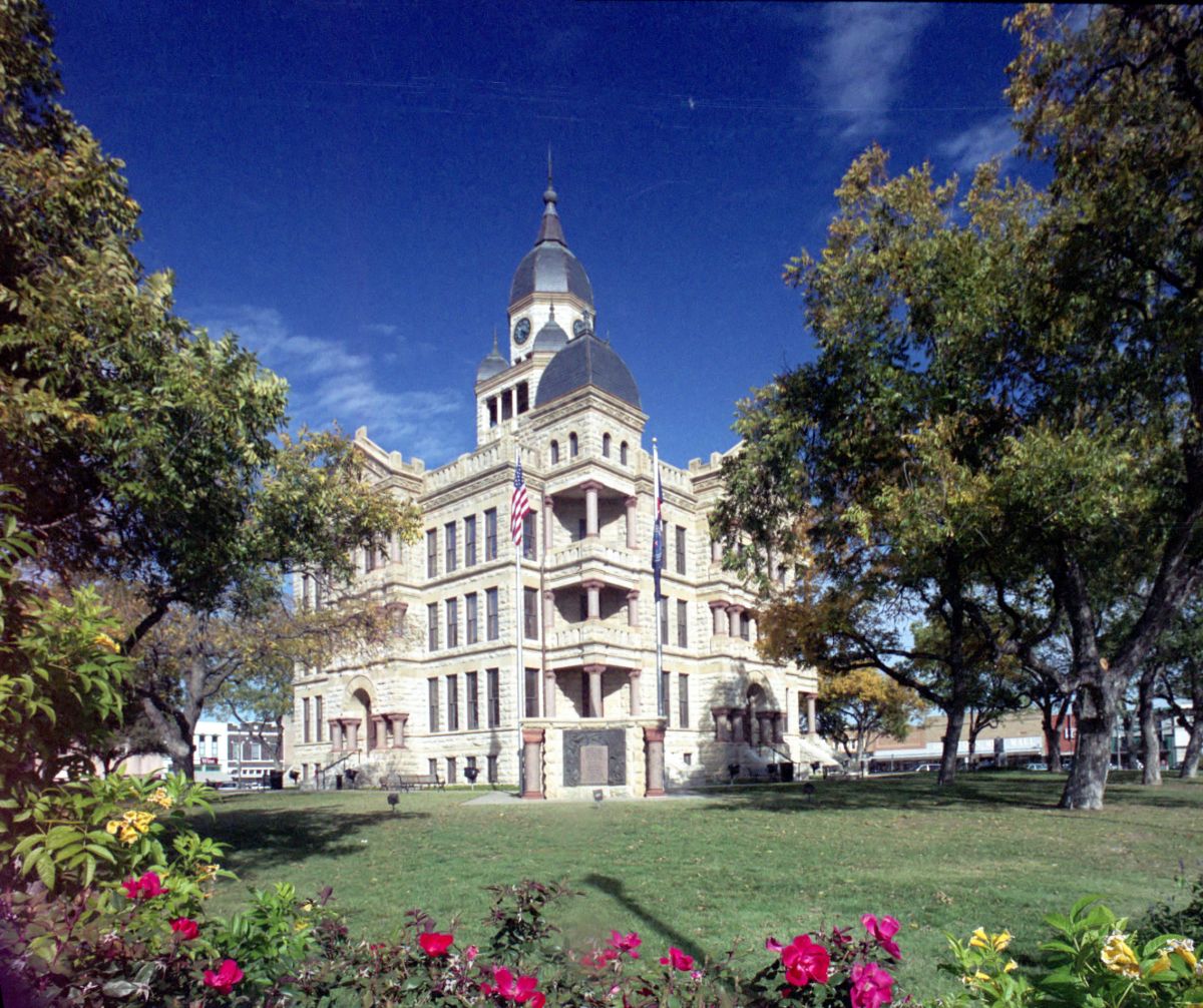 Weekly Commercial Cleaning in Denton, TX